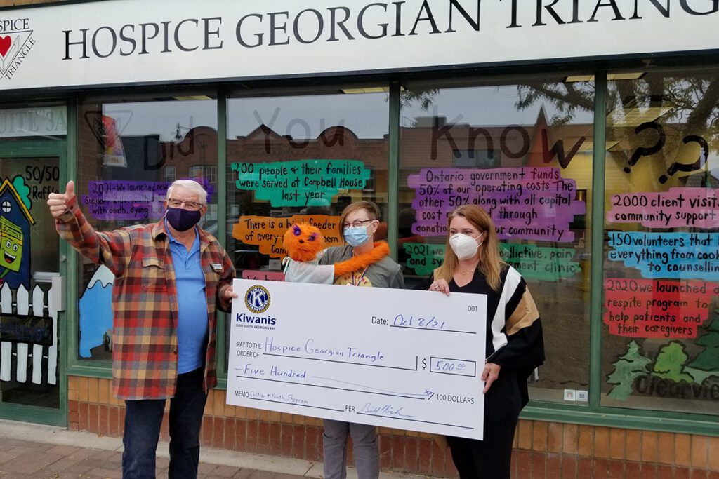 Kiwanis Club donates $500 to Hospice Georgian Triangle